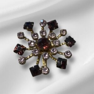 A vintage Elegant Gold pink  and Red rhinestone Brooch pin jewelry